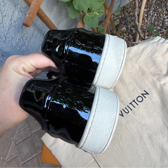 Louis Vuitton Frontrow Monogram Canvas Sneaker - Picture 6 of 9